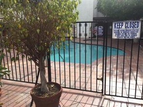 18530 Hatteras St, Unit #310 in Los Angeles, CA - Building Photo - Building Photo