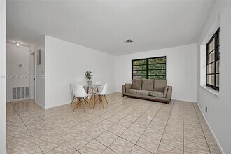 1204 NE 17th Way in Fort Lauderdale, FL - Building Photo - Building Photo