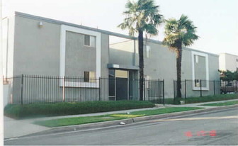 Hoover Apartments in Gardena, CA - Building Photo