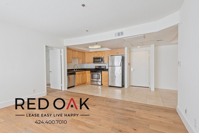 939 Palm Ave in West Hollywood, CA - Building Photo - Building Photo