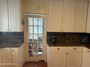 6946 Oakwood St in Jacksonville, FL - Building Photo - Building Photo