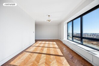 530 E 76th St in New York, NY - Building Photo - Building Photo
