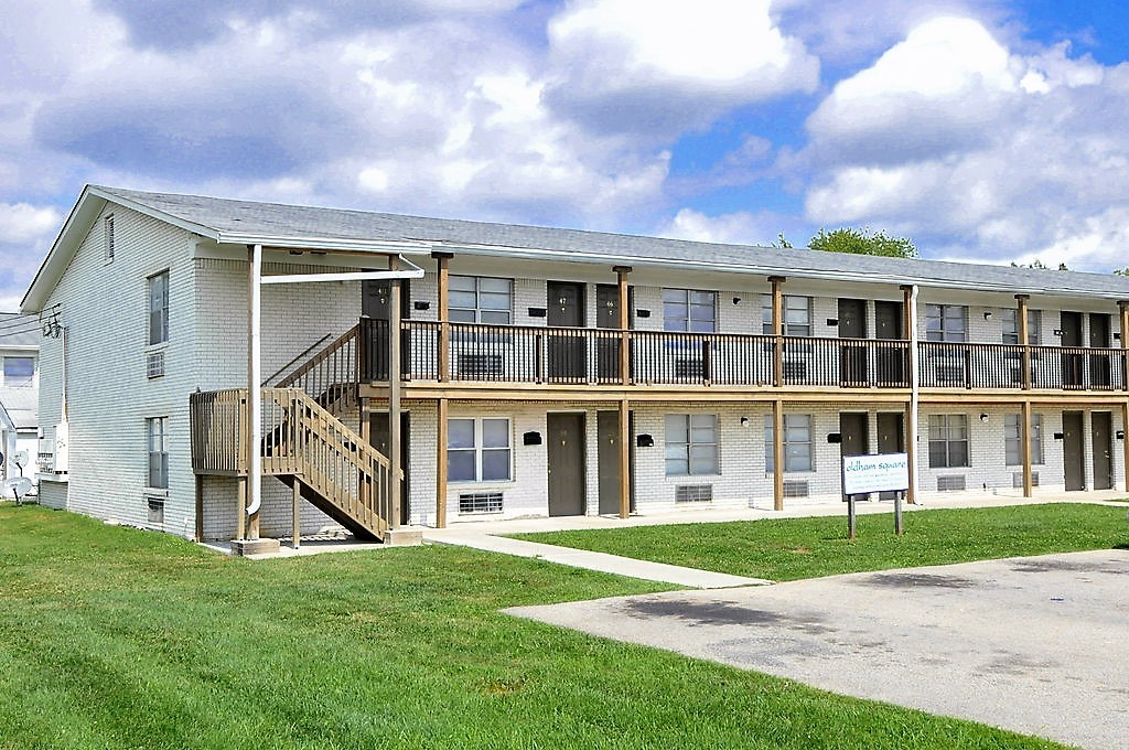 Oldham Square Apartments in Louisville, KY - Foto de edificio