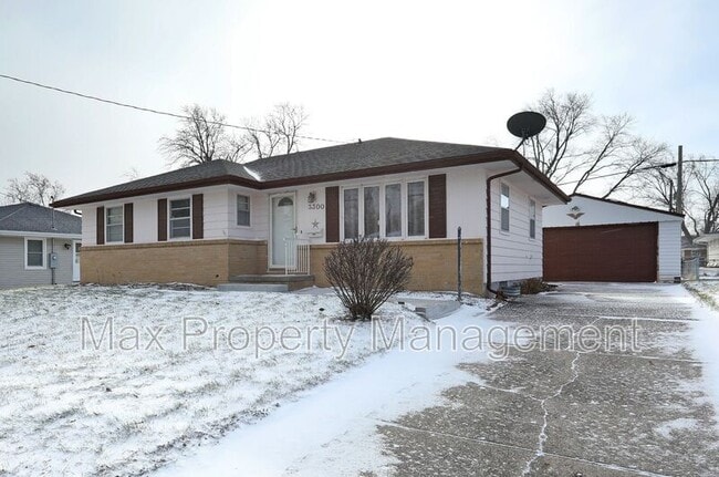 property at 3300 Bel Aire Rd