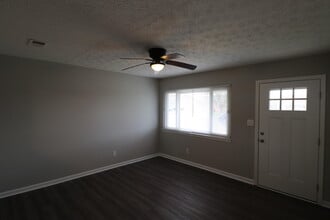 521 Foxwood Dr in Nicholasville, KY - Building Photo - Building Photo