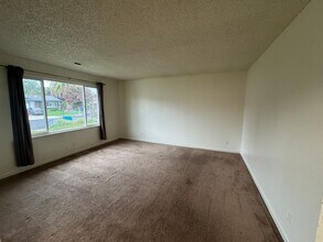 7460 Filice Dr in Gilroy, CA - Building Photo - Building Photo