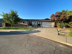630 Newcomb Ave in Turlock, CA - Building Photo - Building Photo
