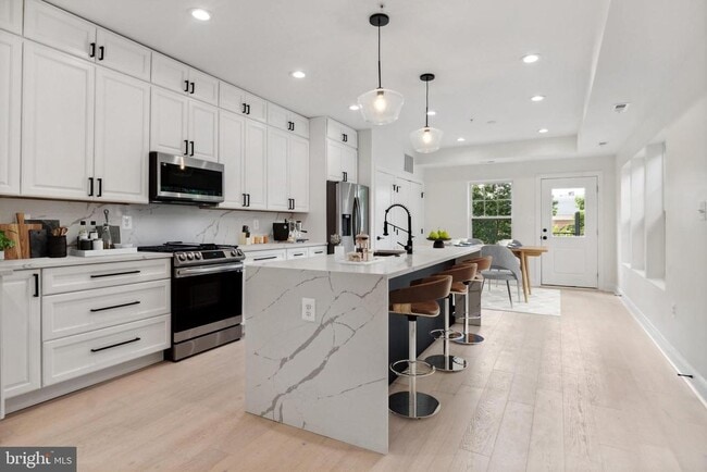 property at 1232 Trinidad Ave NE