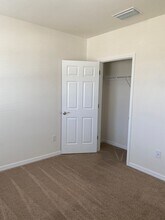 332 NW 19th Terrace in Cape Coral, FL - Building Photo - Building Photo