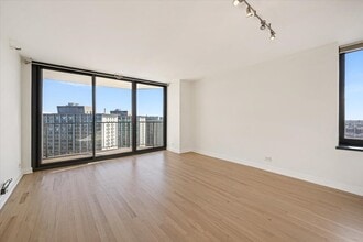 3660 N Lake Shore Dr in Chicago, IL - Building Photo - Building Photo