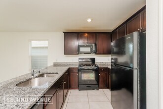 6077 Determine Ln in Forney, TX - Foto de edificio - Building Photo