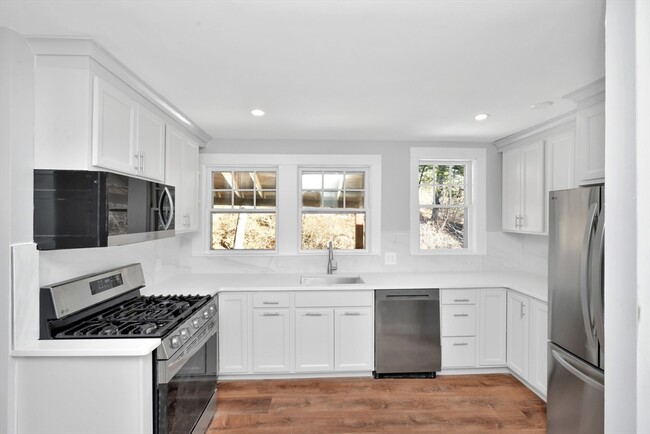 37 Westminster Ave, Unit 2 in Arlington, MA - Building Photo - Building Photo