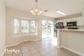 6173 Skylarkcrest Dr in Lithia, FL - Building Photo - Building Photo