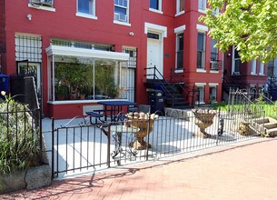 709-711 G St SE in Washington, DC - Building Photo - Building Photo