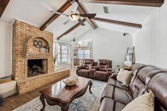12315 Whittington Dr in Houston, TX - Foto de edificio - Building Photo