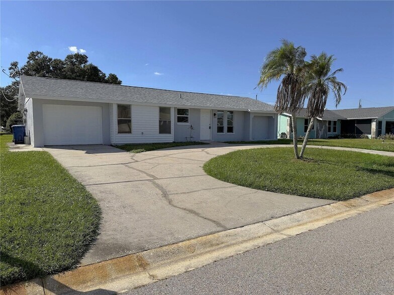 249 Mt Vernon Dr, Unit 416 in Venice, FL - Building Photo