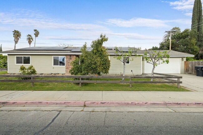 property at 1212 S Demaree St