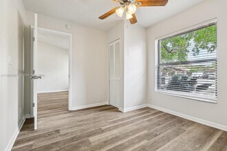 3789 Mil-Pond Ct in Greenacres, FL - Building Photo - Building Photo