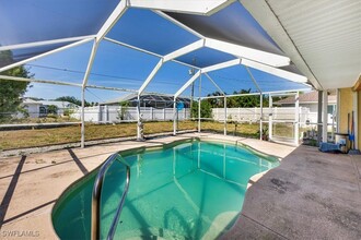 915 SE 20th St in Cape Coral, FL - Building Photo - Building Photo