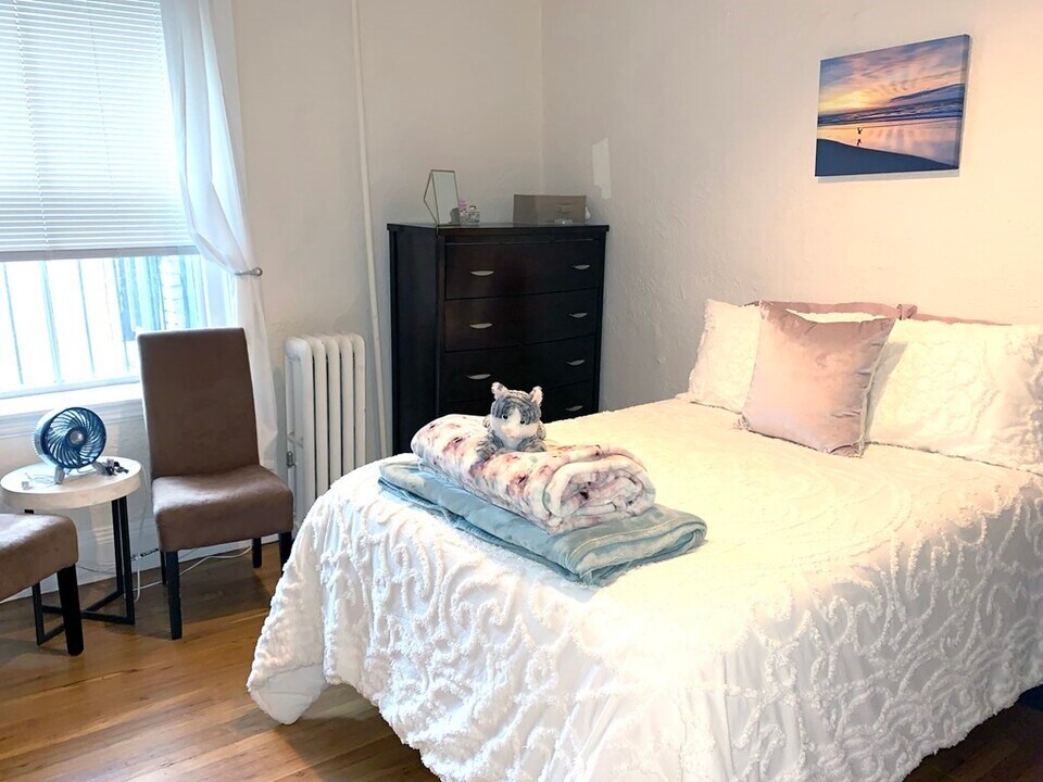 22 Temple St, Unit #1 in Boston, MA - Building Photo