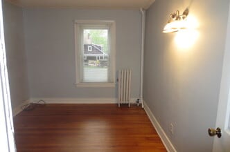 12 Arch St in Manchester, CT - Foto de edificio - Building Photo