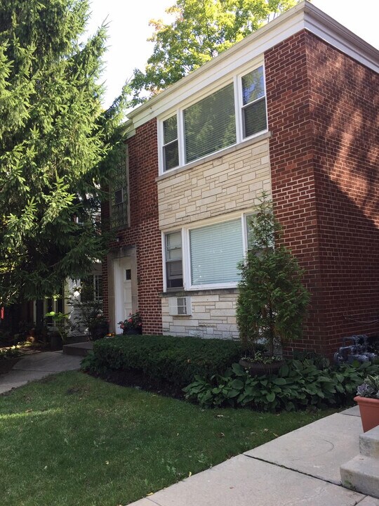3036 Central St in Evanston, IL - Building Photo