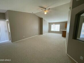 2012 E Villa Theresa Dr in Phoenix, AZ - Building Photo - Building Photo