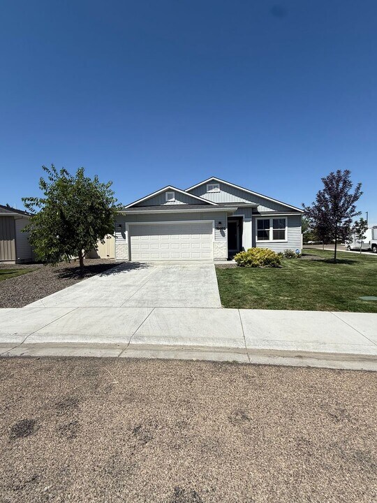16865 Courtney Wy in Caldwell, ID - Foto de edificio