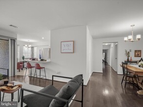 11248 Chestnut Grove Square in Reston, VA - Building Photo - Building Photo