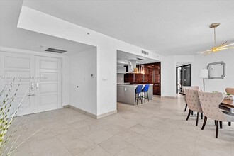 150 Sunny Isles Blvd in Sunny Isles Beach, FL - Building Photo - Building Photo