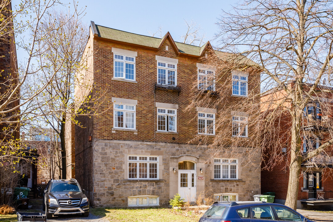 5674 Gatineau Av in Montréal, QC - Building Photo