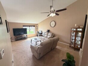 1219 Huntington Dr in Mundelein, IL - Building Photo - Building Photo