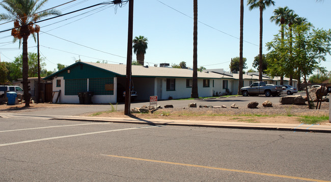 712 N 39th Ave in Phoenix, AZ - Building Photo - Building Photo