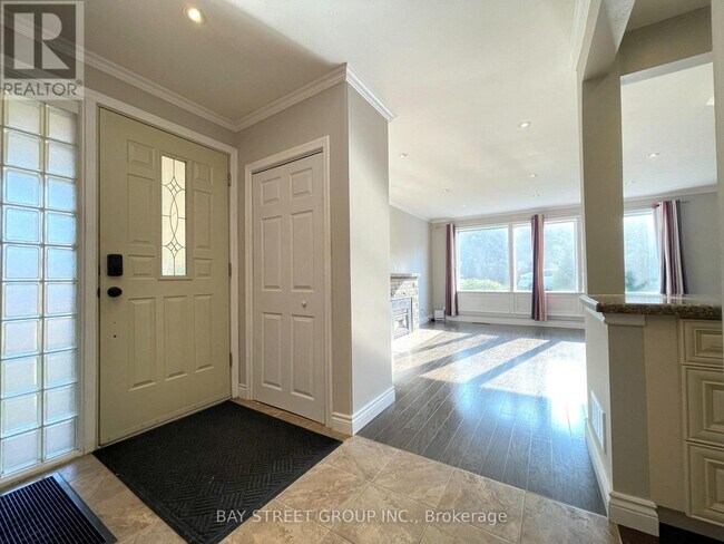 80 Hostein Dr in Hamilton, ON - Building Photo - Building Photo