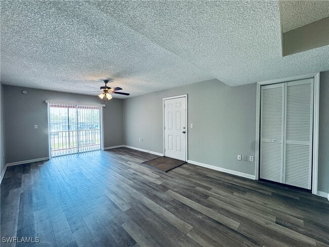 12622 Kenwood Ln in Ft. Myers, FL - Building Photo - Building Photo