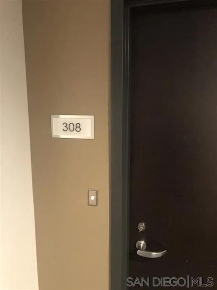 1431 Pacific Hwy, Unit 308 in San Diego, CA - Building Photo - Building Photo