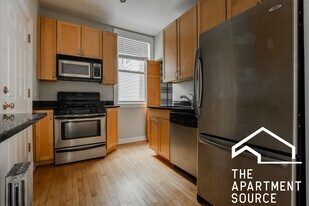 1950 W Leland Ave, Unit 2 in Chicago, IL - Building Photo