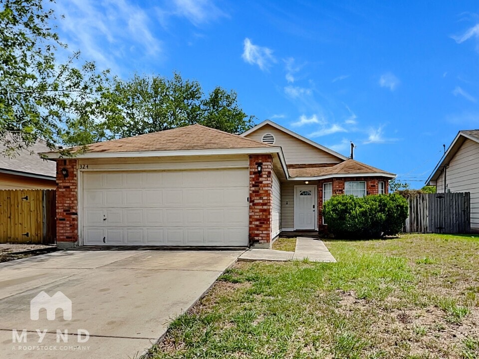 324 Lebanon St in San Antonio, TX - Building Photo