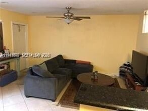 4051 NE 13th Ave in Oakland Park, FL - Building Photo - Building Photo