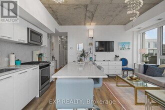 25 Baseball Pl in Toronto, ON - Building Photo - Building Photo