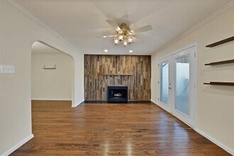 2303 Park Hill Dr in Fort Worth, TX - Building Photo - Building Photo