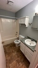 6716 W Par Ln in Wichita, KS - Building Photo - Building Photo