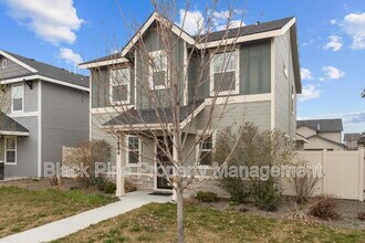 7684 S Seabreeze Way in Boise, ID - Building Photo - Building Photo