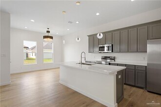 1008 N Trinity St in Edinburg, TX - Building Photo - Building Photo