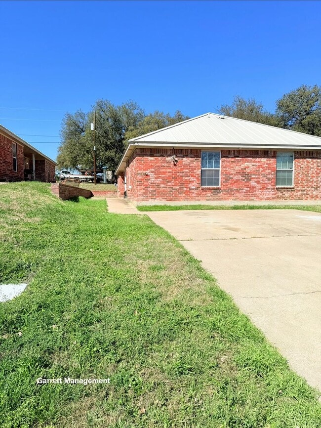 property at 813 E Ave I