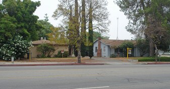 250 S Indian Hill Blvd in Claremont, CA - Building Photo
