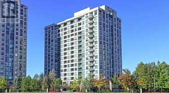 100 Promenade Cir in Vaughan, ON - Building Photo