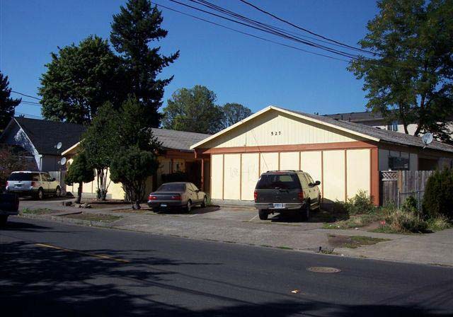 527 SE Walnut St in Hillsboro, OR - Building Photo - Building Photo