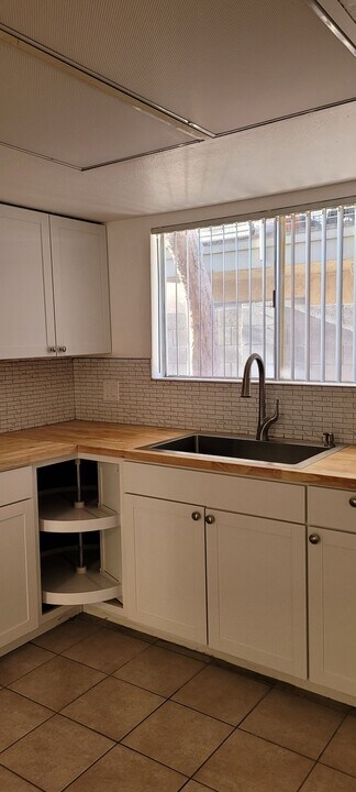 8112 N 33rd Dr in Phoenix, AZ - Building Photo