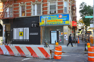 147 E Houston St in New York, NY - Building Photo - Building Photo